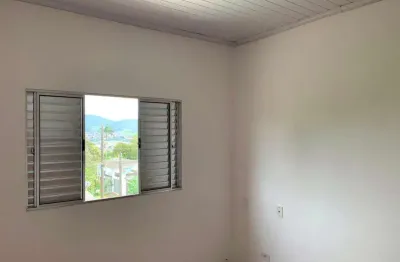 Casa de vila a venda, reformada com ótima localização. agende uma visita!!
