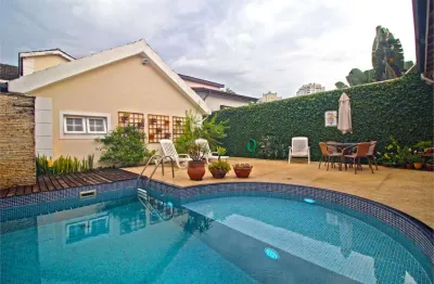 Casa alto da lapa a venda 3 suítes, 3 vagas, 3 salas, lareira, piscina, - 300m2