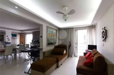 Lindo duplex a venda, mobiliado, área nobre, andar alto, amplo hall, janelas grandes, 2 terraços e 2 salas!