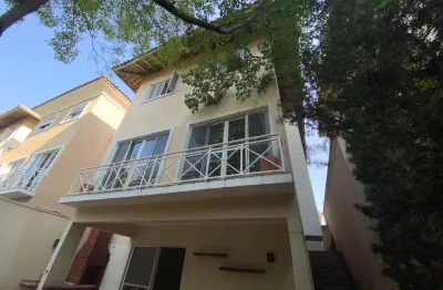 Casa em condomínio fechado a venda no panamby (morumbi), com 3 suítes e 4 vagas