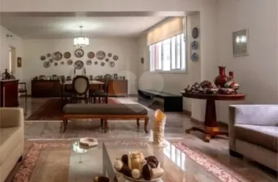 Apartamento no espigão da avenida paulista. penúltimo andar  com vista.