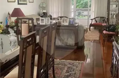 Apartamento para venda , tem 190 metros quadrados com 3 quartos,