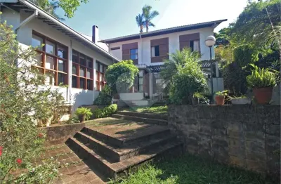 Casa a venda no brooklin com 310 m2 de área útil. piscina, sauna e churrasqueira!