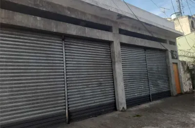 Oportunidade sobrado e casa térrea. imperdível. ótimo investimento, não perca esta oportunidade.