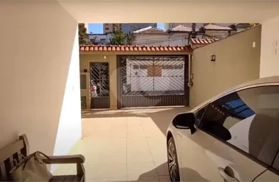 Excelente casa de 4 dormitórios com edícula na região da saúde.