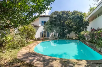 Oportunidade junto à praça do por do sol, região nobre do bairro de alto de pinheiros!!!