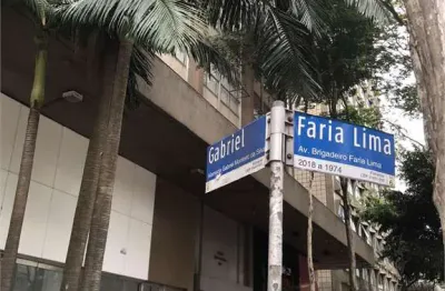 Excelente, no coração da faria lima, conjunto perfeito para sua empresa.