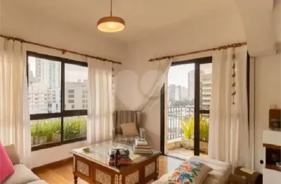 Cobertura com 277 m² com 4 suites e 5 vagas e piscina privativa no paraíso!