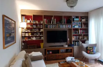 Casa com 4 quartos para alugar na Rua Barão de Jaceguai, --, Campo Belo, São Paulo