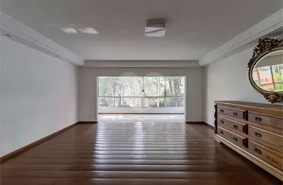 Ótimo apartamento próximo ao parque do ibirapuera e toda infraestrutura de serviços e comércio da re