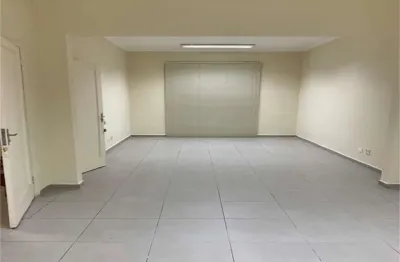 Sobrado ao lado da futura estação metrô puc. pronto . reformado.