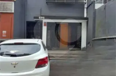 Sobrado comercial/ residencial  com 150 m², 08 salas e 02 vagas de garagem