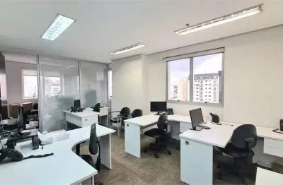 Sala comercial com 438,77m², 9 banheiros, 12 vagas, próximo ao metrô em moema.