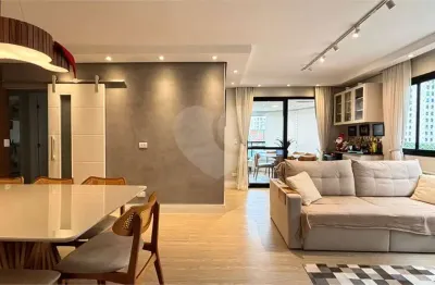 Apartamento com 110m², 3 dormitórios, 2 vagas, na melhor localização de moema. fora de rota, lazer completo!