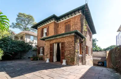 Casa charmosa em higienópolis. 300m2 .4 dormitórios. 6 vagas