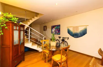 Excelente casa de vila totalmente reformada próxima ao parque do ibirapuera