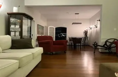 Apartamento com 4 quartos para alugar na Praça Amadeu Amaral, --, Bela Vista, São Paulo