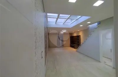 Casa com 3 quartos à venda na Rua Santo Irineu, --, Vila Mariana, São Paulo