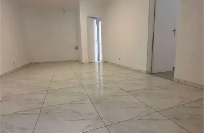 Casa térrea com 131m² no brooklin, com sala ampla, 3 dorms, 1 suíte e 2 vagas