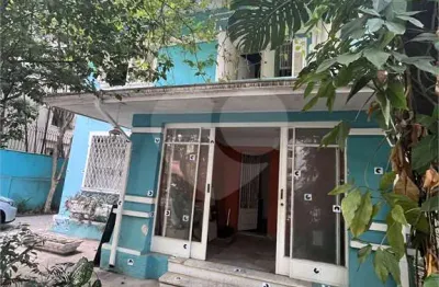 Belíssimo sobrado na região da santa cecília para locação! ideal para clínicas/ escritórios/ galeria