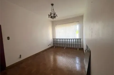 Excelente apartamento no miolo dos jardins. uma quadra do metrô oscar freire. 2 quartos  sem vaga