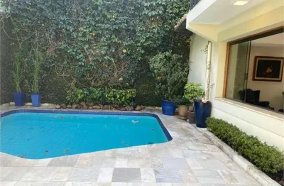 Casa com 3 quartos à venda na Rua Bucareste, --, Jardim Europa, São Paulo