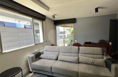 Excelente oportunidade, valor abaixo da avaliação, 3ds, 1 site, 2 vagas do lado do metro