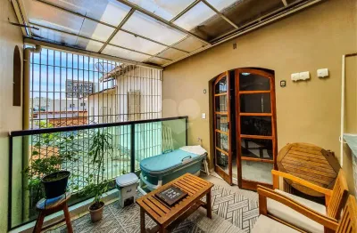 Casa de vila reformada 120 m2, 3 dormitórios (2 suítes), 1 vaga!  conforto e tranquilidade!
