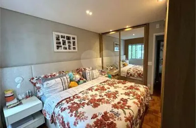 Oportunidade única: apartamento 3 dorms, 100m² reformado e pronto para morar!
