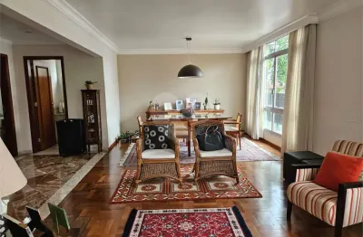 Apartamento com 180m2 com 3 dormitorios, sendo 1 suite em rua cobiçada jardins 1 vaga