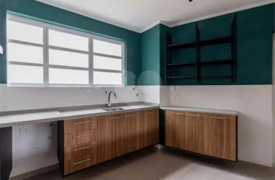 Apartamento à venda de 110 m² no Jardim América com 3 quartos sendo 1 suíte e 1 vaga.