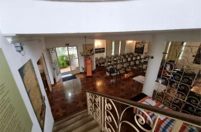 Casa comercial na rua cardoso de almeida, espaço único para diversas atividades comerciais.