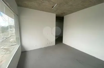 Apartamento a venda no brooklin, com 142 m2, terraço, 4 quartos (sendo 2 suítes) e 2 vagas