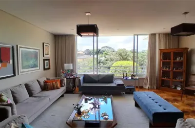 Casa com 3 quartos à venda na Rua José de Freitas Guimarães, --, Pacaembu, São Paulo