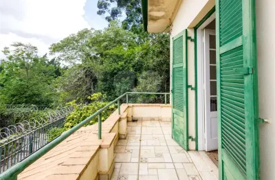 Charmosa casa no pacaembú com 4 quartos, vista e muito quintal