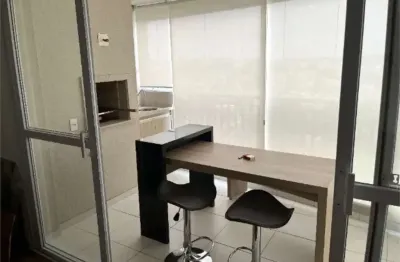 Vista espetacular. apartamento mobiliado com 3 suítes e lavabo. e varanda fechada com vidro à venda!