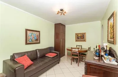 Sobrado de 124m2, living para 2 ambientes, 3 dormitórios, quintal, edícula, na vila mariana.