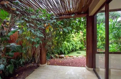 Pacaembu / majestoso sobrado reformado / 480 m² ac / 4 suítes / 6 vagas / piscina