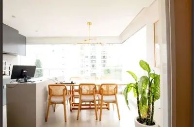 Varanda gourmet integrada a sala , cozinha americana !