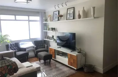 Amplo apartamento a venda de 03 dormitórios, 01 suíte, 02 banheiros, 01 lavabo e sala ampla de 2 ambientes!!