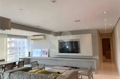 Apartamento com 2 quartos à venda na Rua Benedito Lapin, --, Itaim Bibi, São Paulo