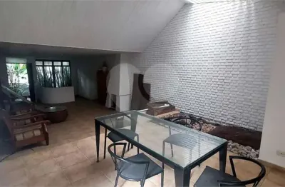 Casa com 3 quartos à venda na Rua Bernardino de Campos, --, Brooklin, São Paulo