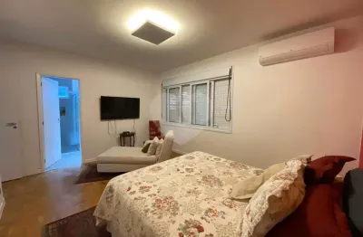 Casa charmosa com 4 dormitórios e 2 suítes perto do shopping iguatemi