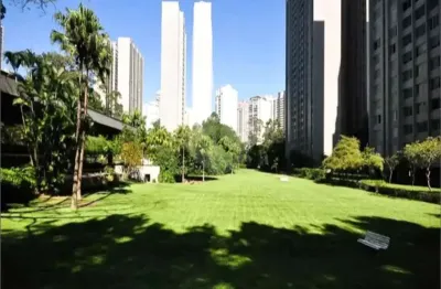 Belíssimo apartamento a venda no maravilhoso condomínio portal do morumbi. condomínio clube. 125 mil m² de área verde!