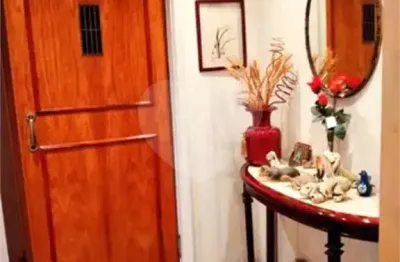 Belíssimo apartamento a venda no maravilhoso condomínio portal do morumbi. condomínio clube. 125 mil m² de área verde!