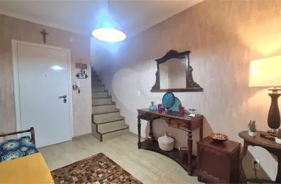 Sobrado de 240m² 3 dormitórios 2 suítes terraço gourmet 1 vaga