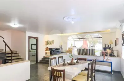 Casa com 4 quartos à venda na Rua Canumá, --, Alto da Boa Vista, São Paulo