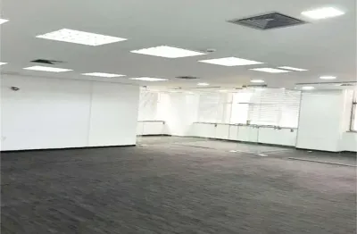 Excelente conjunto comercial com 188m², imóvel a 4 minutos da à estação berrini cptm,