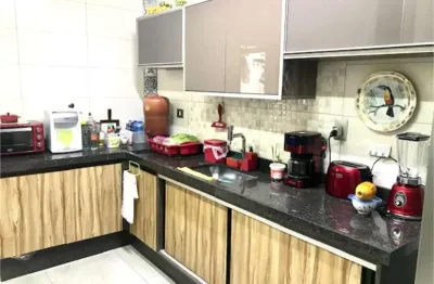 Próximo ao shopping higienópolis / reformado / 2 dorm. / dep. de empr. / 1 vaga