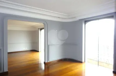 Apartamento em moema, um por andar, 235 m² com 4 dormitórios e 3 vagas
